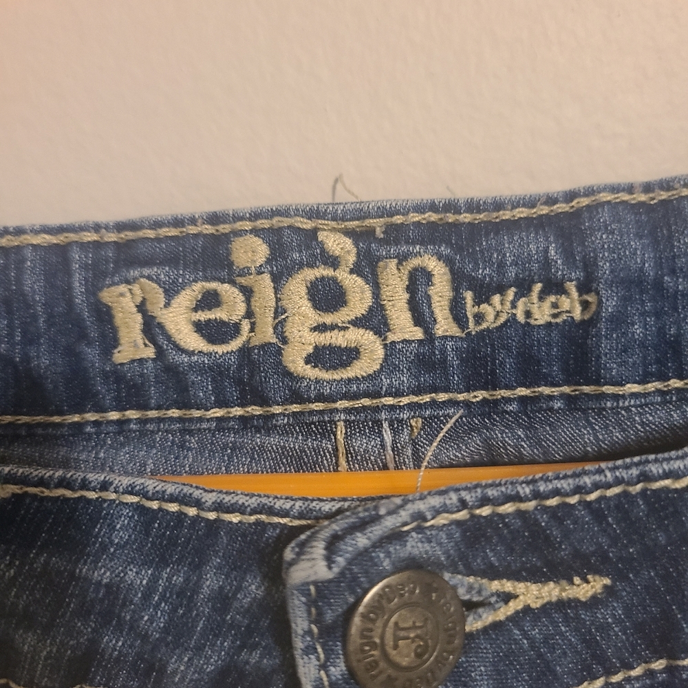 Shorts - Picture 5 of 5